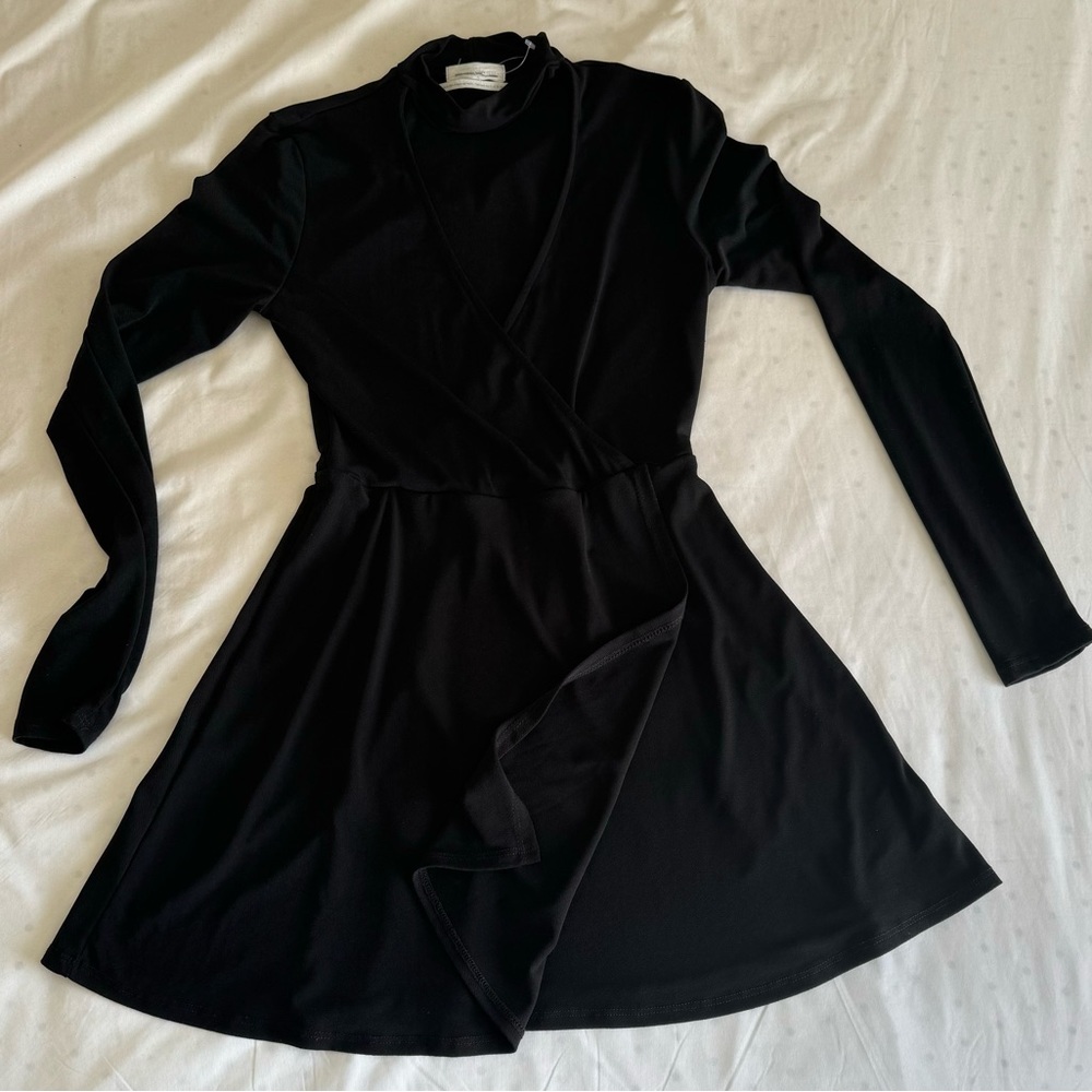 Black sexy dress with deep neck